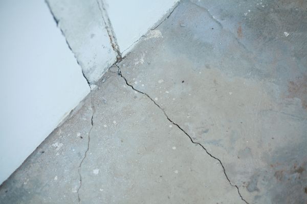 Cost of Garage Crack Repair in Daphne